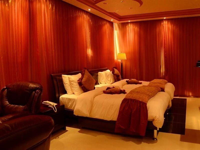Jad Hotel Suites Amman Exterior photo