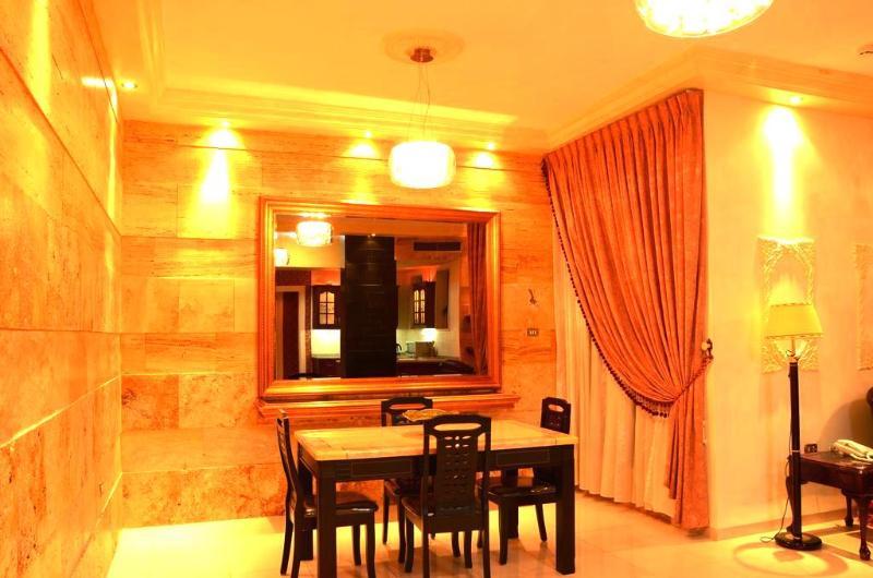 Jad Hotel Suites Amman Exterior photo